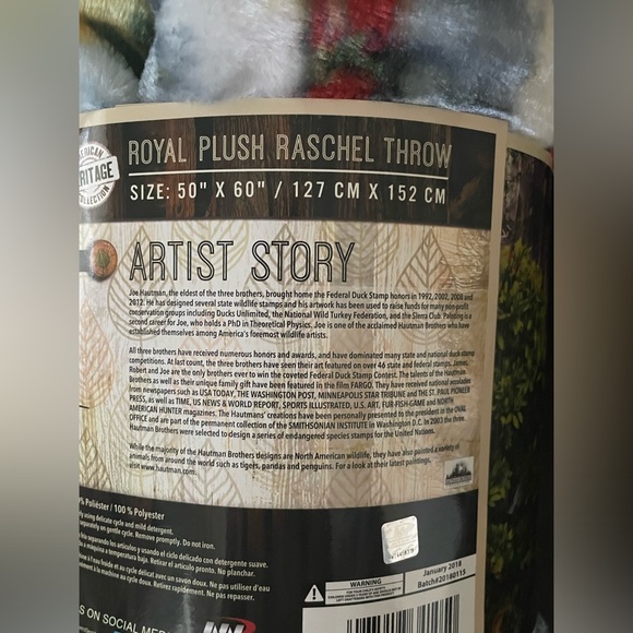 Royal Plush Scenic Throw Bear Design Multicolor - Picture 3 of 4